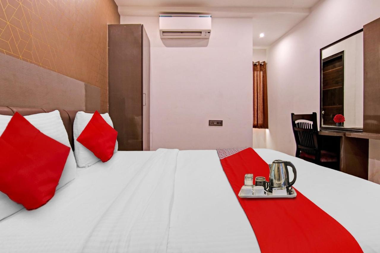 ניו דלהי Hotel 19 West מראה חיצוני תמונה